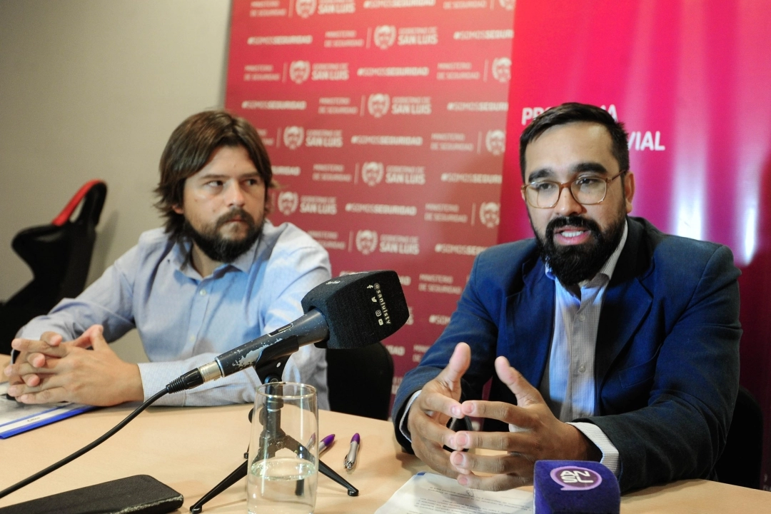 El jefe del Programa Seguridad Vial, Lucas Sosa y el intendente de la Villa de Merlo Juan Álvarez Pinto Juan Álvarez Pinto, Intendente de la Villa de Merlo, Seguridad Vial