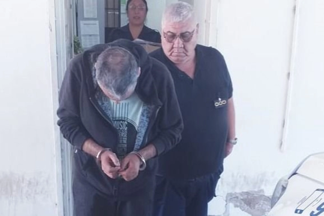 5 de diciembre de 2019. Cuando el acusado, por ese entonces de 55 años, fue enviado a la cárcel de San Luis Juzgan a un acusado de abusar de su hijastra cuando era niña