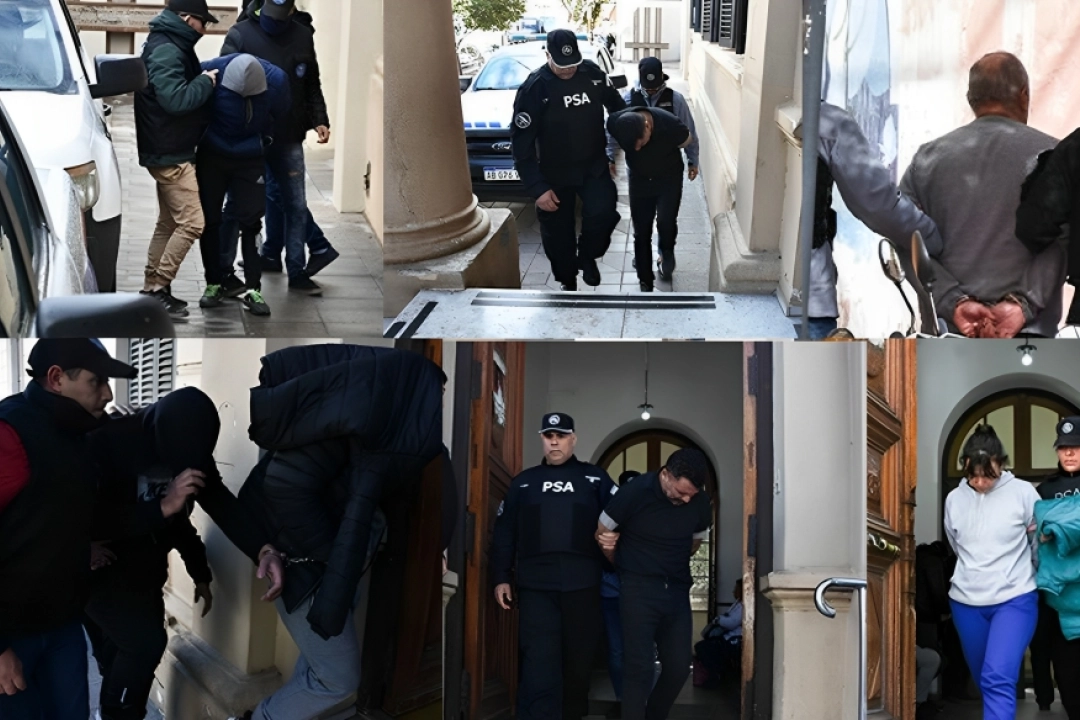 A declarar. Los siete detenidos fueron trasladados este jueves por la mañana al Juzgado Federal. En una larga jornada, lograron indagar a la mayoría, pero el supuesto jefe deberá comparecer este viernes. Fotos: Inés Cobarrubia. 